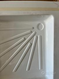 Piatto doccia in pvc, ideale per camper e van