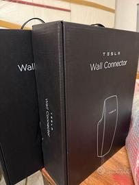 NUOVA Colonnina tesla nuovo modello