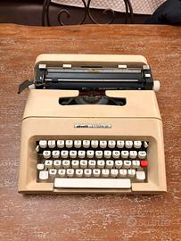 Macchina da scrivere Olivetti LETTERA 35