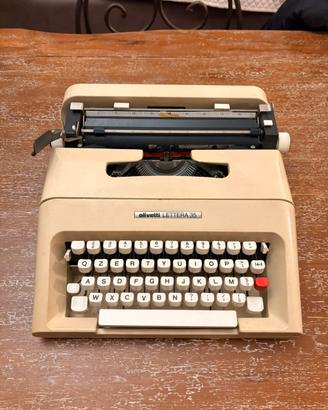 Macchina da scrivere Olivetti LETTERA 35