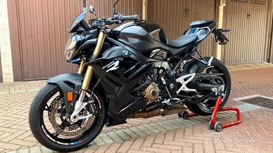 BMW S1000R con Full Pack e Dotazione Completa