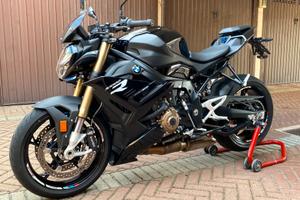 BMW S1000R con Full Pack e Dotazione Completa