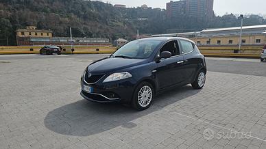 Lancia Ypsilon 1.2 GPL Ecochic Gold – Unico propri