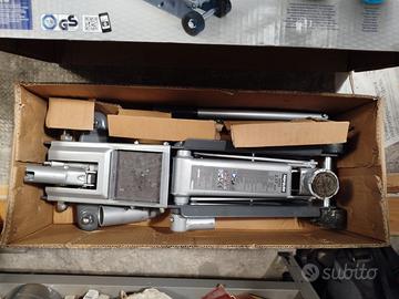 Sollevatore crick auto furgone