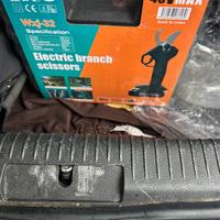 Forbici elettr con 2 batterie48