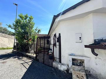 CASA SEMINDIPENDENTE A CASTELLIRI