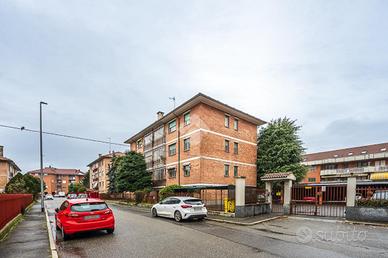 5 LOCALI A VENARIA REALE