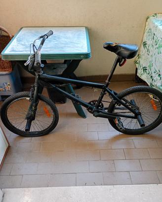 Bicicletta BMX freestyle