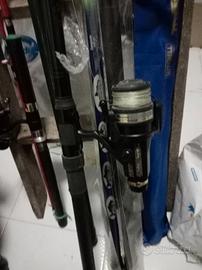 Canne da pesca vintage e attrezzatura