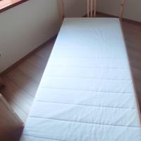 Letto singolo in pino massiccio Ikea con materasso