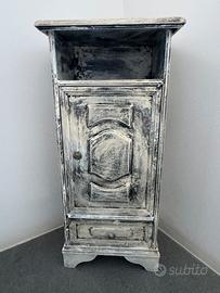 Mobiletto in stile Shabby Chic – Anticato