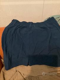 Gonna corta con pantaloncini all’interno per sport