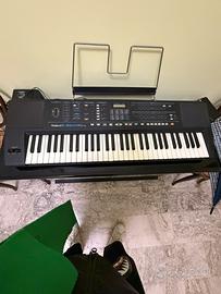 ROLAND E35