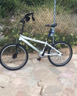 Bici  bmx da 24 in alluminio