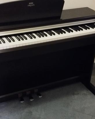 Pianoforte  Yamaha ydp 135