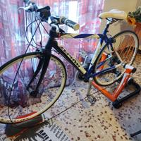 bicicletta da corsa con forcella in carbonio