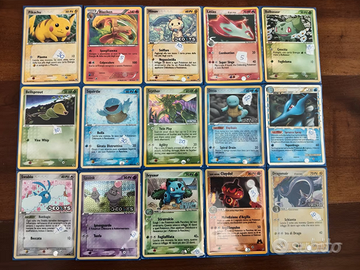 Carte Pokemon di diversi set/ edizioni.