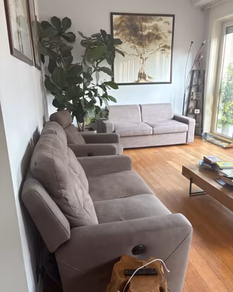 Set di 2 divani e 1 poltrona – €800