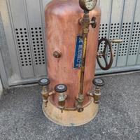 Macchina d'epoca per la produzione di selz