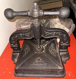 Torchio per stampa e rilegatura