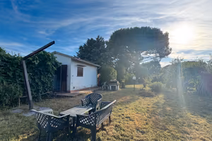 Lotto di terreno con annesso