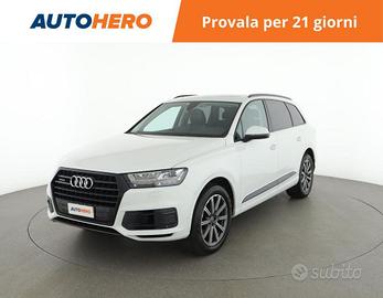 AUDI Q7 UL02701