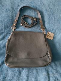 Borsetta in pelle grigia nuova