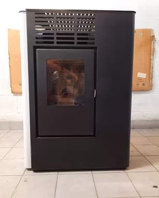 Stufa a pellet 9,4kW canalizzata