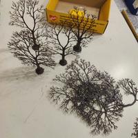 4 alberi in plastica per modellismo ferroviario