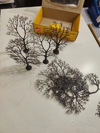 4 alberi in plastica per modellismo ferroviario
