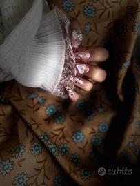 Manicure indossabile realizzata interamente a mano
