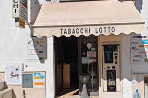 Tabaccheria ben avvisata