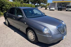Lancia Thesys 3.0 v6 motore Ferrari