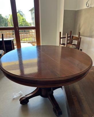 Tavolo rotondo in legno massello