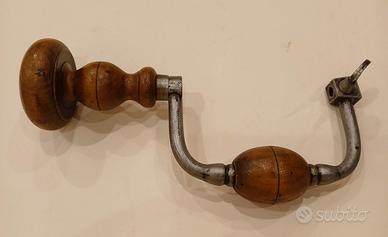 Antico girabacchino (trapano a manovella)