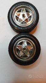 Lotto 2 ruote per automodelli Bburago scala 1:18