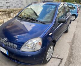 TOYOTA Yaris - 2001 leggi bene