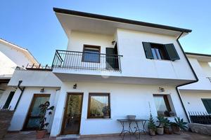 3 LOCALI A SPERLONGA