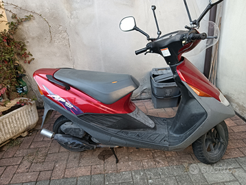 Motorino Suzuki A137 rosso