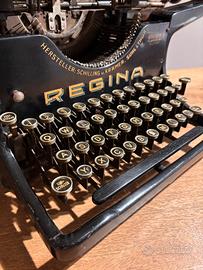 Macchina da scrivere Regina (rara)