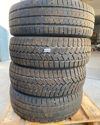 4 pneumatici invernali 215/70 R15C (Fiat Ducato)