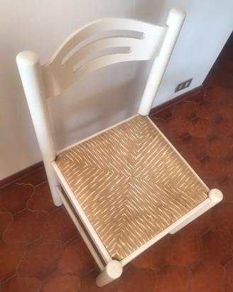 Sedie bianche in paglia