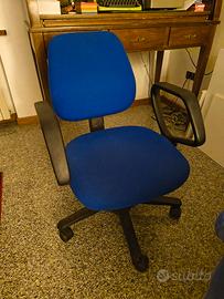 sedia ufficio a rotelle blu