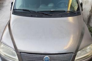 Auto fiat multipla