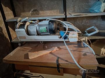 Argano/ montacarichi Beta- tipo SUM210