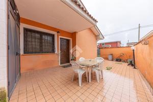 PORZIONE DI QUADRIFAMILIARE A ROMA