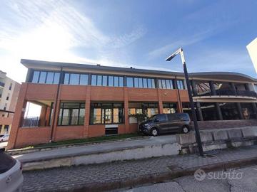 Immobile in asta di 88 m² con più di 5 locali a Um
