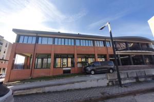 Immobile in asta di 88 m² con più di 5 locali a Um