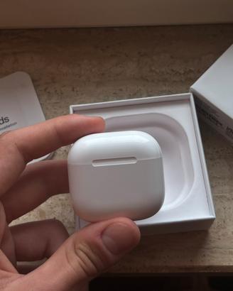 Airpods 4 cancellazione attiva del rumore