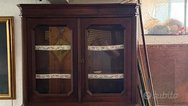 Credenza classica arte povera